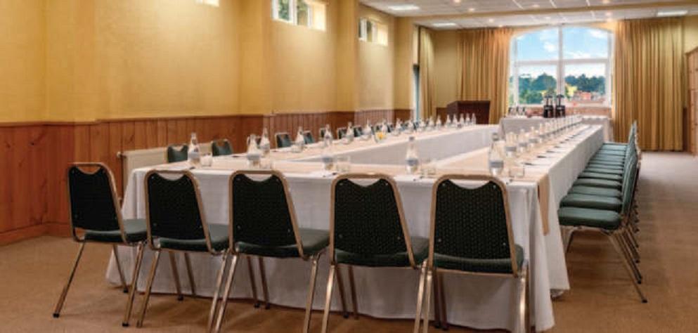 Radisson Hotel Puerto Varas Exterior foto U-shaped table