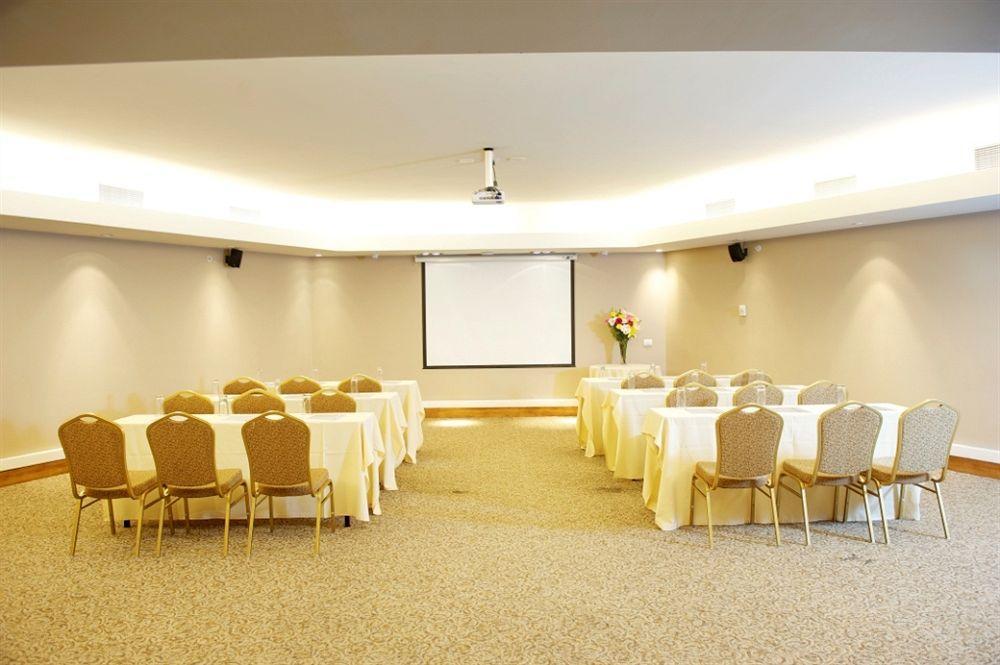 Radisson Hotel Puerto Varas Exterior foto Meeting room