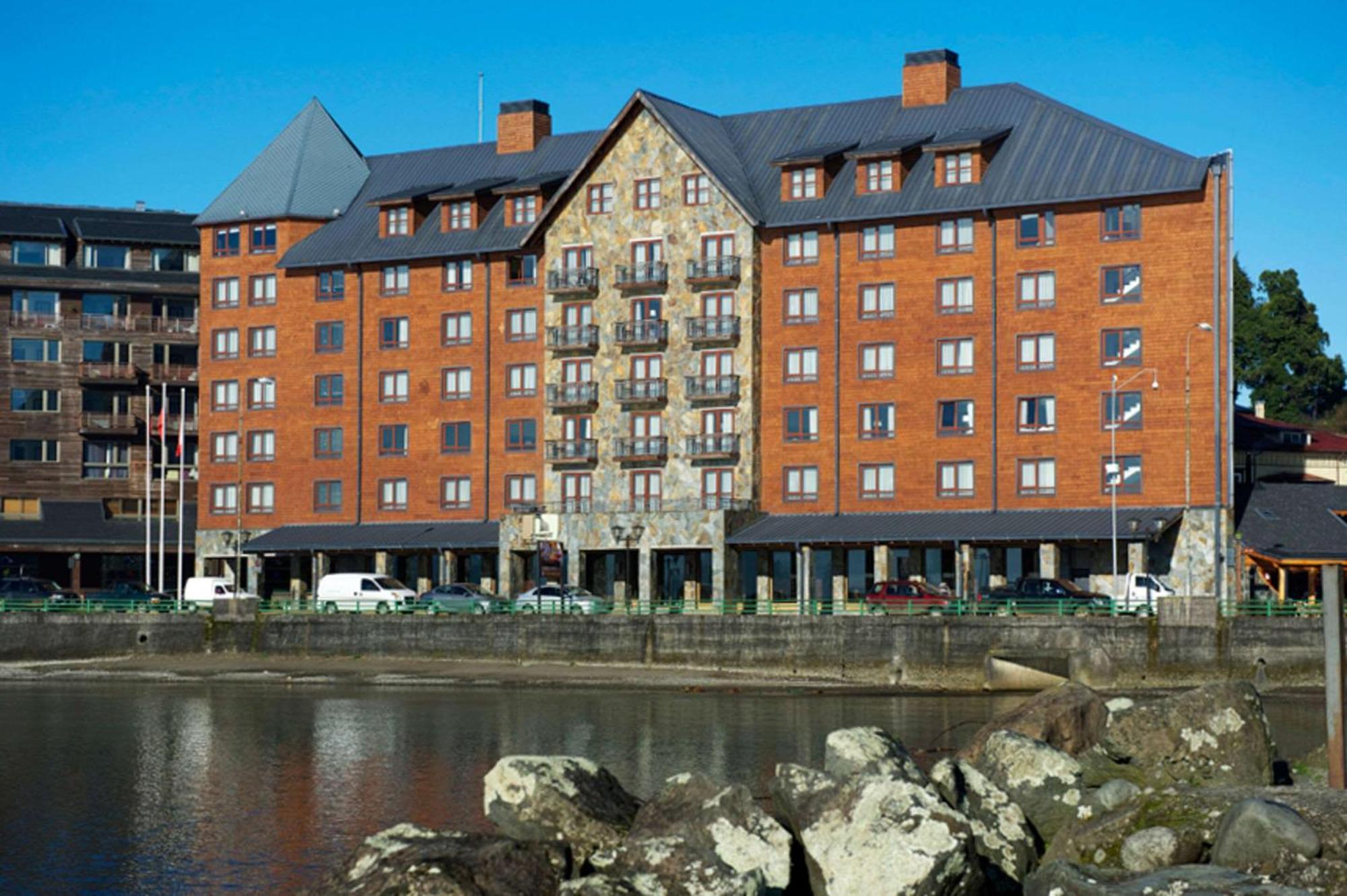 Radisson Hotel Puerto Varas Exterior foto The hotel in 2012