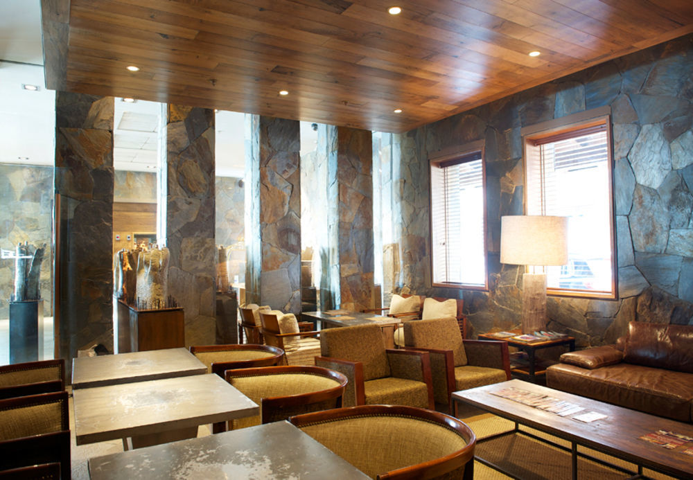 Radisson Hotel Puerto Varas Exterior foto The interior of the restaurant