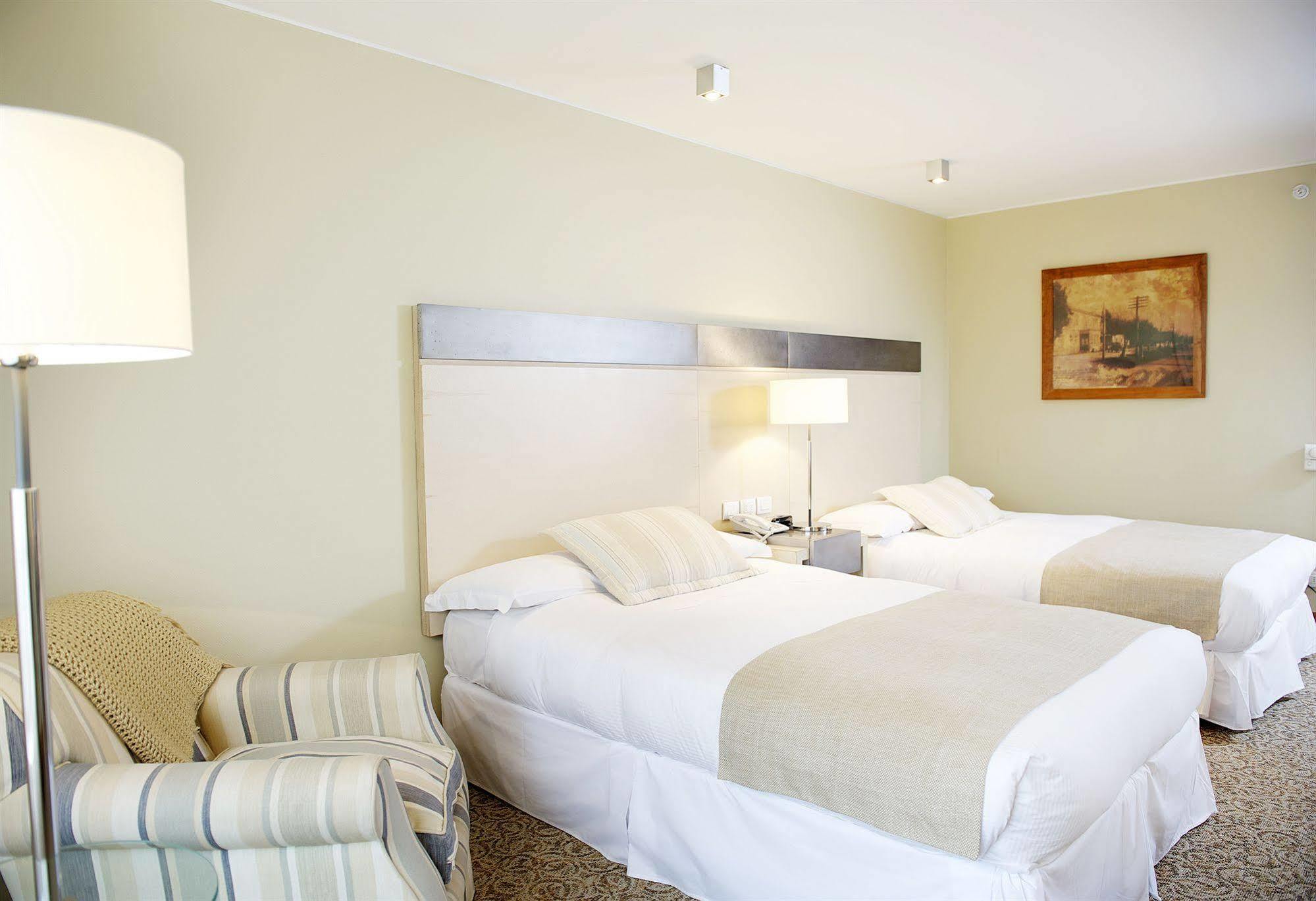 Radisson Hotel Puerto Varas Exterior foto A room at the hotel
