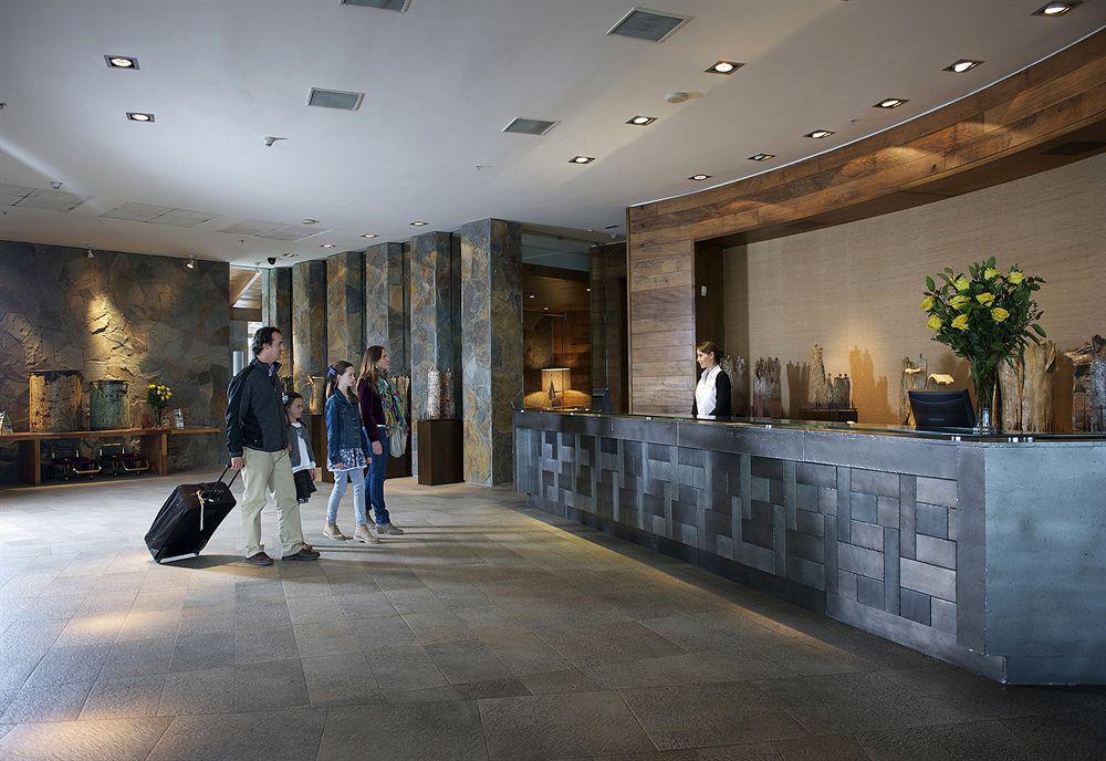 Radisson Hotel Puerto Varas Exterior foto The lobby of the hotel